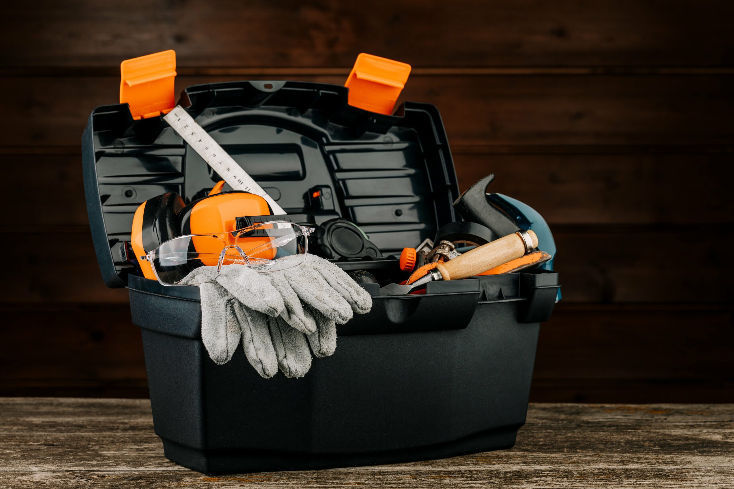 4 produits de réparation d’urgence à toujours avoir dans sa boîte à outils